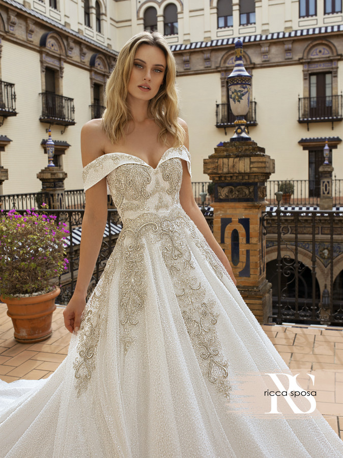 20-015 Demetra in Dell’amor Couture