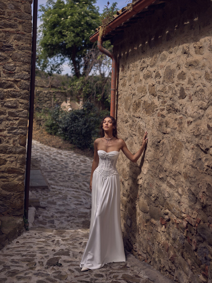 Erato | 03